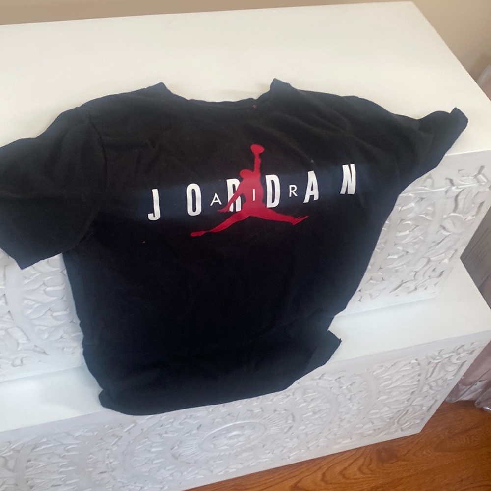 Black/red/white jordan short sleeve, boys large, never worn